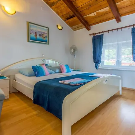Ledy Apartamento Novi Vinodolski