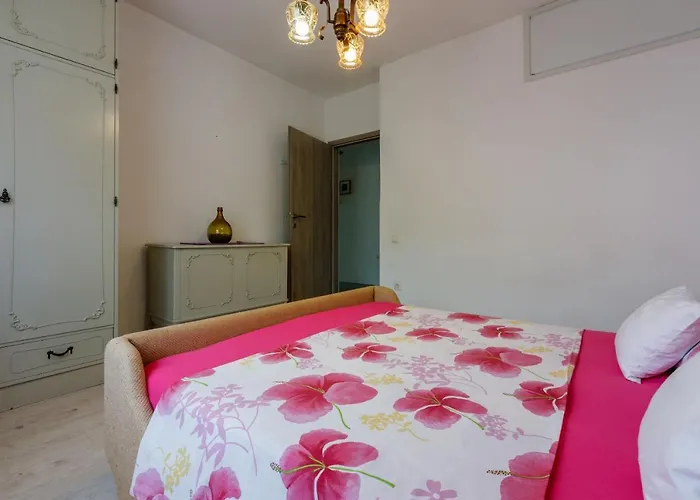 Ledy Apartment