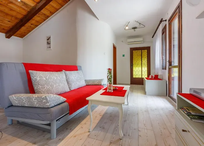 Ledy Apartment *